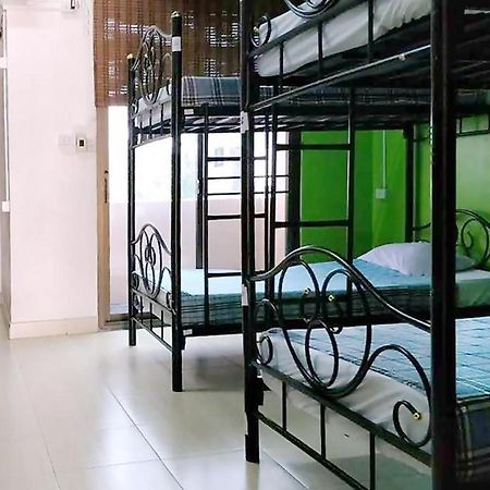 The Twins Hostel Bangkok Buitenkant foto