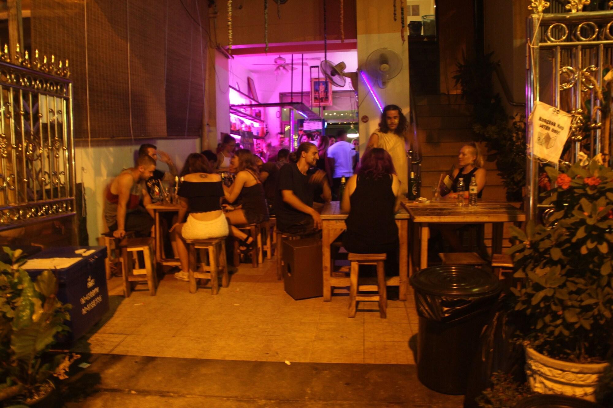 The Twins Hostel Bangkok Buitenkant foto