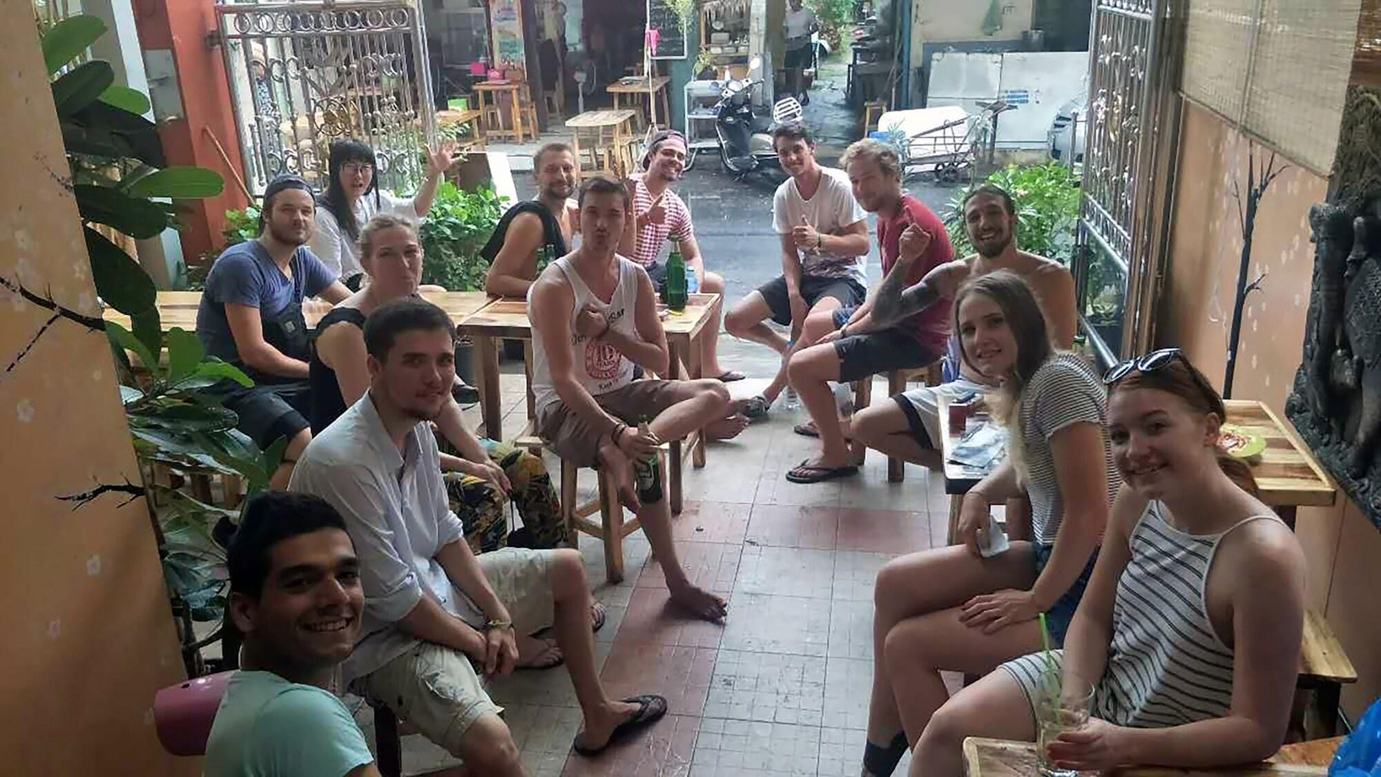 The Twins Hostel Bangkok Buitenkant foto