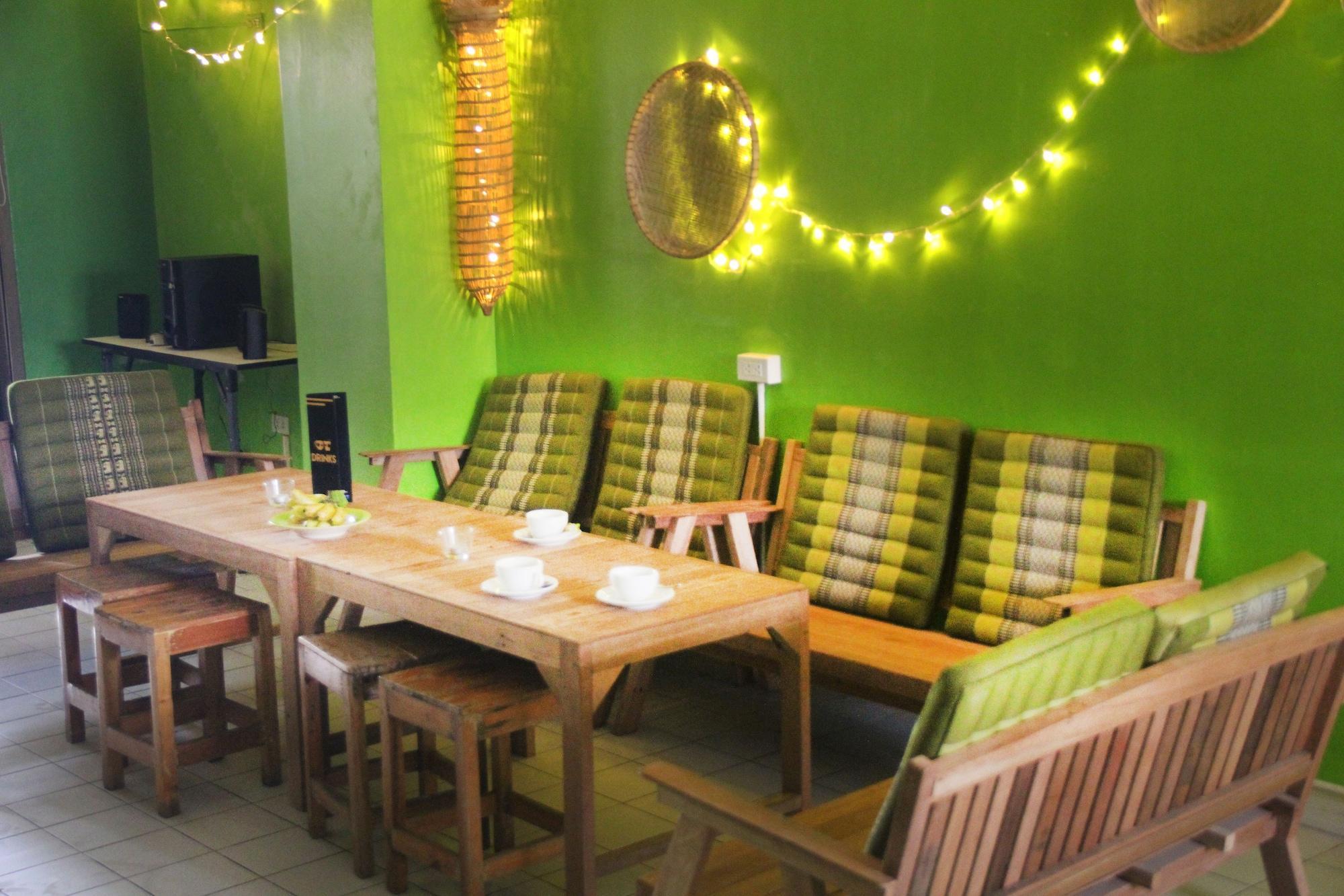 The Twins Hostel Bangkok Buitenkant foto