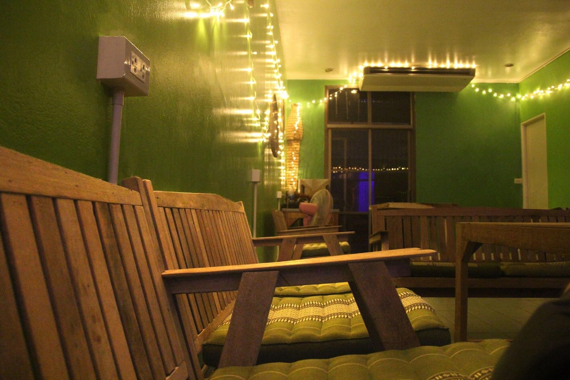 The Twins Hostel Bangkok Buitenkant foto
