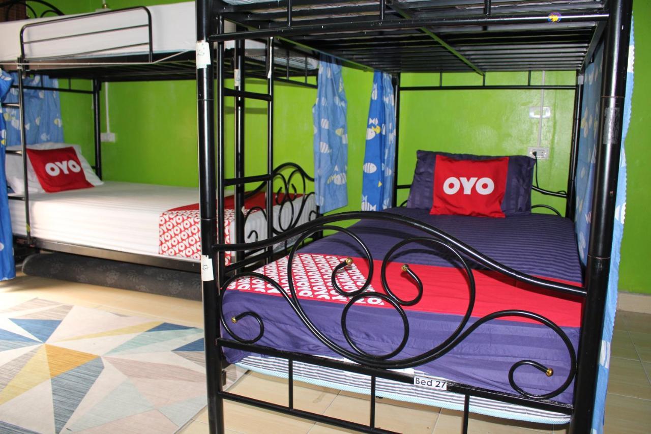 The Twins Hostel Bangkok Buitenkant foto