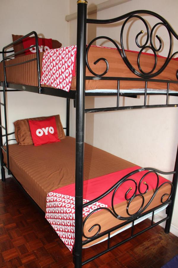 The Twins Hostel Bangkok Buitenkant foto