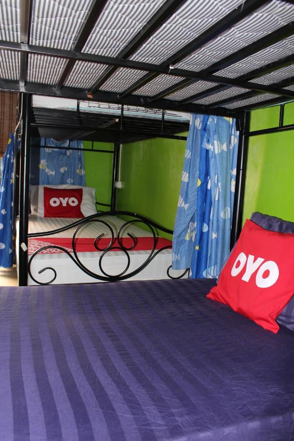 The Twins Hostel Bangkok Buitenkant foto