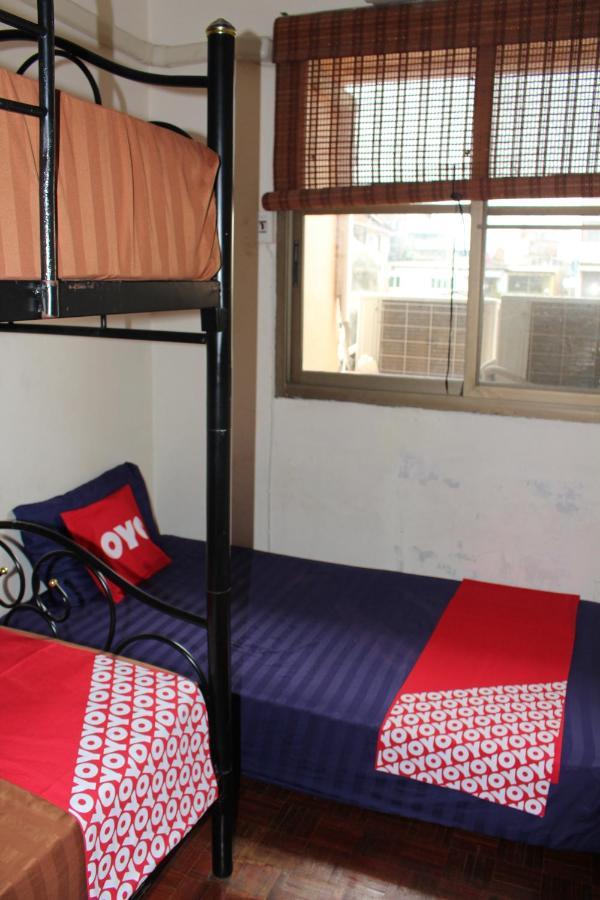 The Twins Hostel Bangkok Buitenkant foto