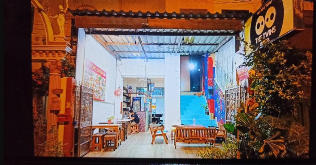 The Twins Hostel Bangkok Buitenkant foto