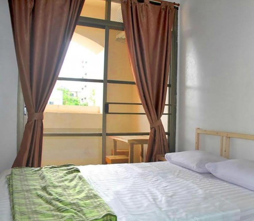 The Twins Hostel Bangkok Buitenkant foto